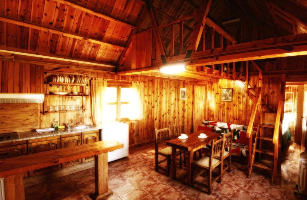 Camping Ruta Del Purche Monachil Phòng bức ảnh